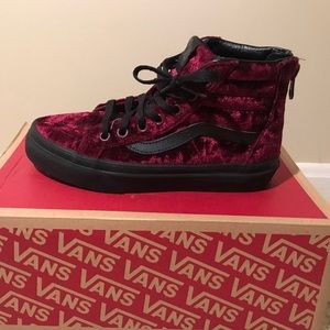 Kids velvet vans